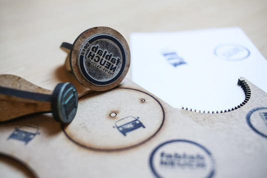 Laser Engraving vs 3D Printing: Choosing the Right Tool for Your Projects